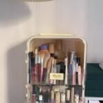 Large-capacity light luxury cosmetics storage box